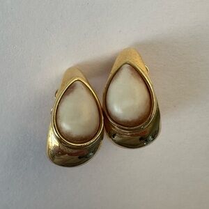 Vintage Gold Tone Tear Drop Clip on Women’s Earrings